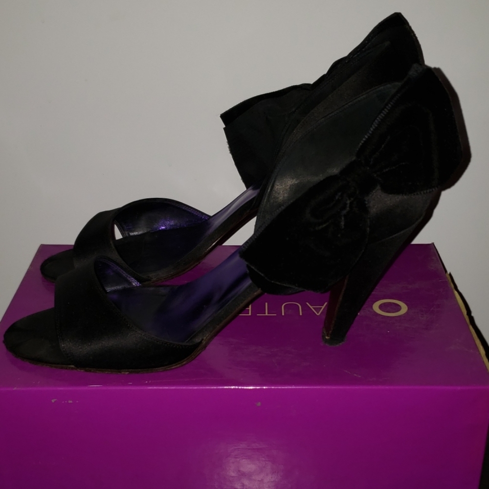 Evening satin shoes